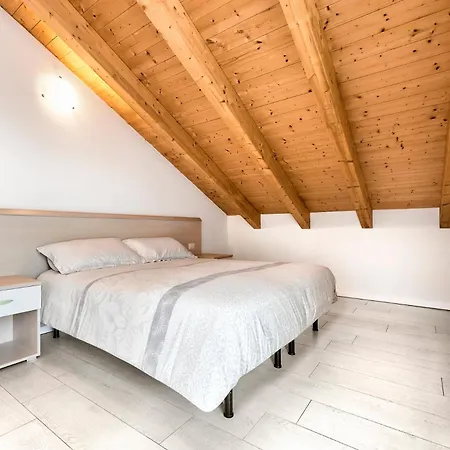 Village House - Host Solution Appartamento